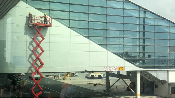 英特寶水性無機(jī)陶瓷涂料，讓建筑表面持久煥新，清潔不再麻煩！